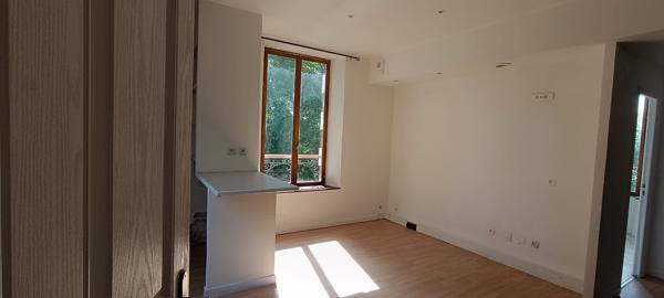 Appartement dans une belle demeure et environnement de qualité.