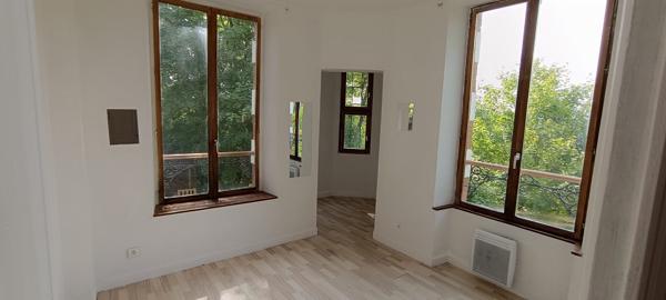 Appartement dans une belle demeure et environnement de qualité.