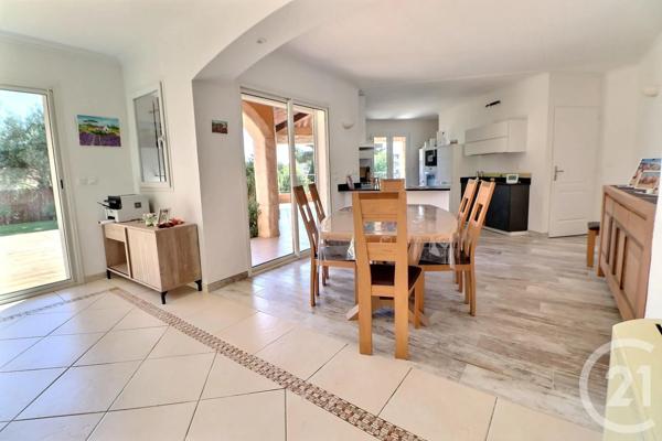Maison à vendre  4 pièces - 125 m 2   ST RAPHAEL  - 83