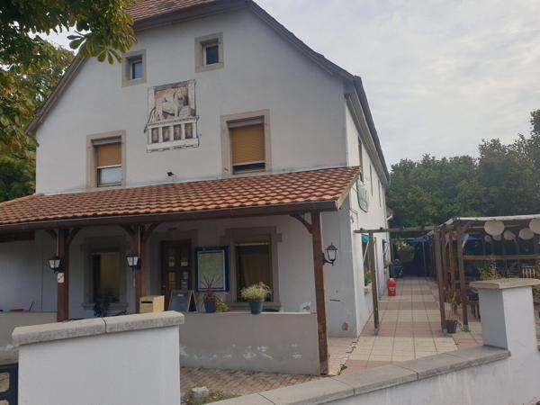 Bel immeuble sur 18 ares