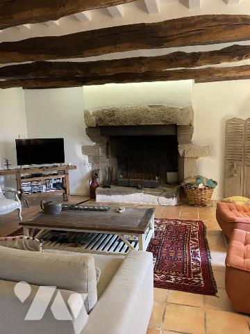 A VENDRE BERRIC-LONGERE EN PIERRES avec DEPENDANCE et piscine-6000 m2 de terrain paysagé