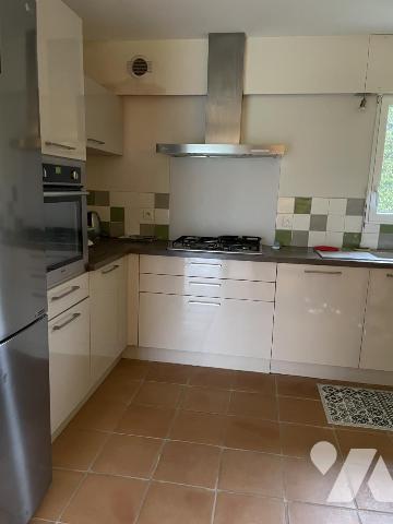 A VENDRE BERRIC-LONGERE EN PIERRES avec DEPENDANCE et piscine-6000 m2 de terrain paysagé