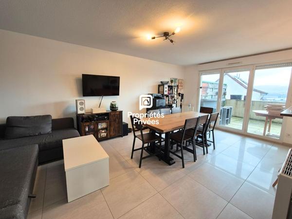 Appartement 2 pièces avec terrasse et parking - Collonges 01550