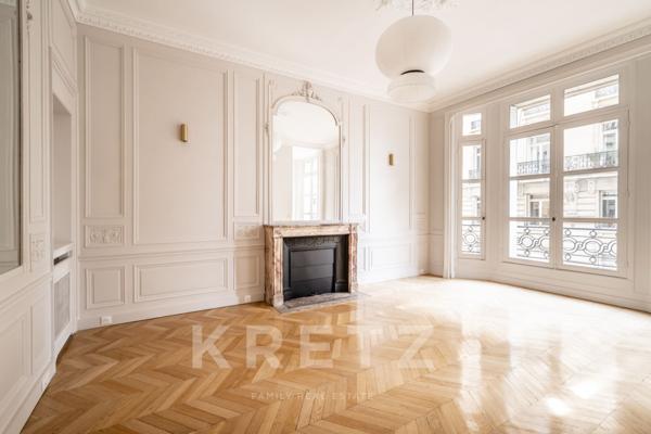 Magnifique appartement de réception en plein coeur du 8 eme