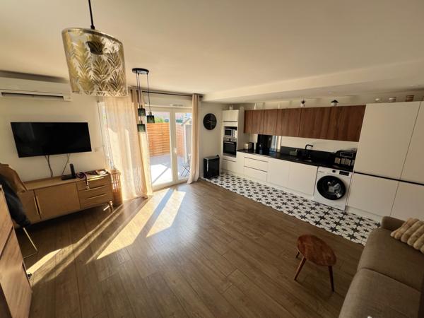 Appartement
         3 pièces
        - 52 m² 355 000 € *