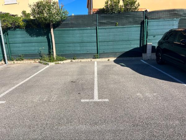 Appartement
         3 pièces
        - 52 m² 355 000 € *