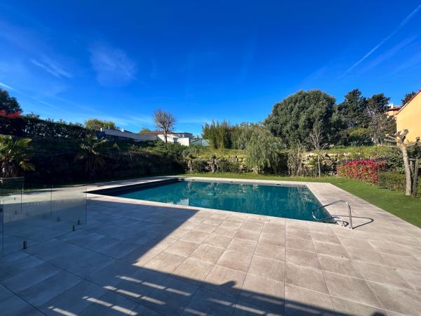 Appartement
         3 pièces
        - 52 m² 355 000 € *