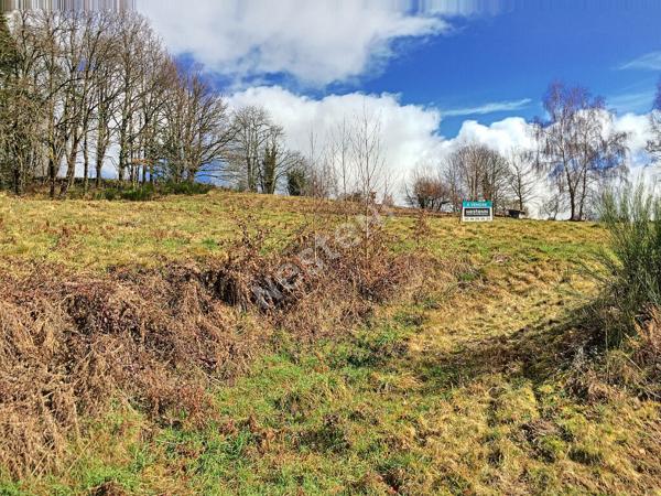 Terrain avec très belle vue à vendre sur Sainte Fortunade 2 190 m2