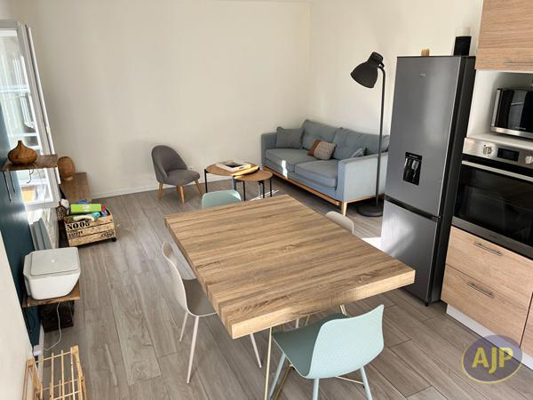 Maison à louer Saintes : 3 pièces, 51m² avec 2 chambre(s) à 750€ - AJP Immobilier Saintes