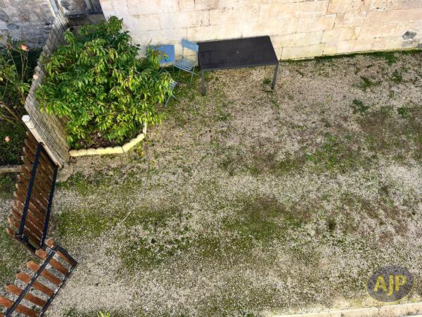 Maison à louer Saintes : 3 pièces, 51m² avec 2 chambre(s) à 750€ - AJP Immobilier Saintes