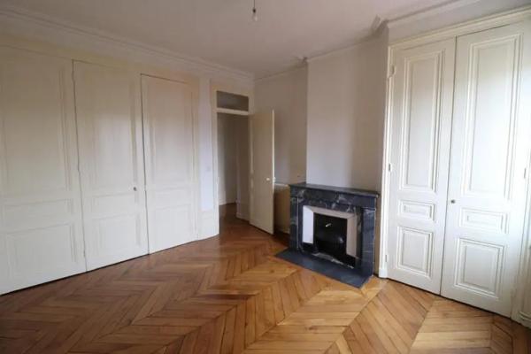 Appartement à louer 4 pièces 120.81m² Saint-Chamond (42400)