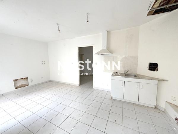 Appartement à vendre à VANNES en RDC à rénover T2 ou grand studio quartier Saint Patern