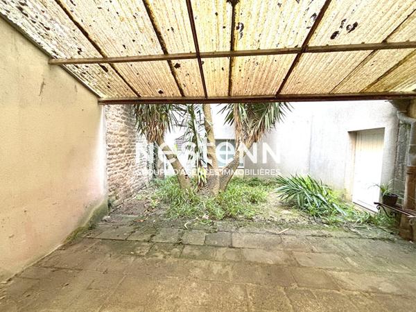 Appartement à vendre à VANNES en RDC à rénover T2 ou grand studio quartier Saint Patern