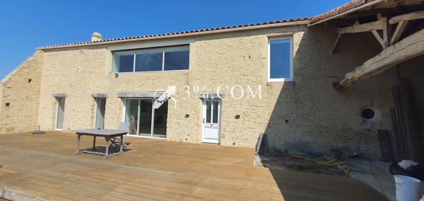 Moutier sur le Lay à la campagne grange entièrement rénovée de 265m² idéal amoureux du calme Moutiers-sur-le-Lay (85320)