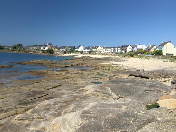 500m de la plage et du jolie port de lomener