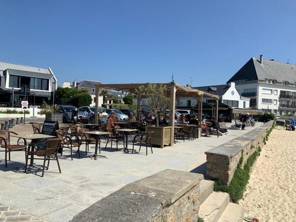 500m de la plage et du jolie port de lomener