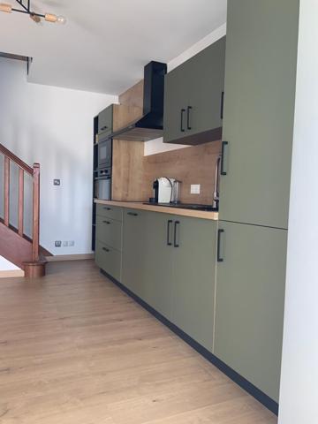 500m de la plage et du jolie port de lomener