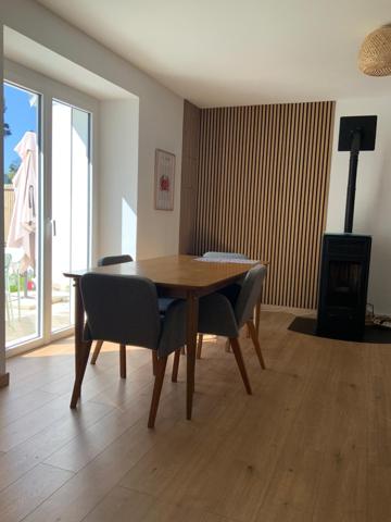 500m de la plage et du jolie port de lomener