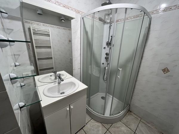Appartement à louer 595 € CC Gabian 3 p 82 m² DPE C