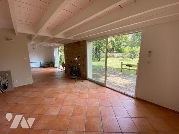 A VENDRE, Gironde, HOURTIN, dans un secteur calme à environ 5 kms du centre bourg, sur un terra...