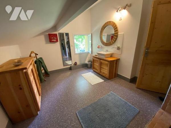 A VENDRE, Gironde, HOURTIN, dans un secteur calme à environ 5 kms du centre bourg, sur un terra...