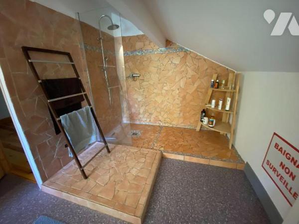 A VENDRE, Gironde, HOURTIN, dans un secteur calme à environ 5 kms du centre bourg, sur un terra...