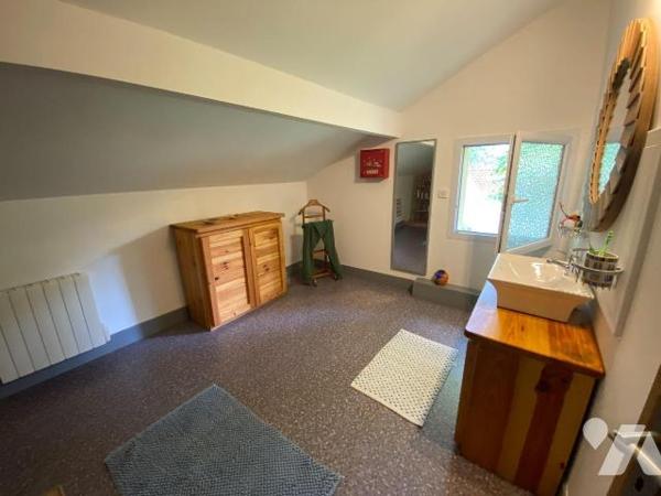 A VENDRE, Gironde, HOURTIN, dans un secteur calme à environ 5 kms du centre bourg, sur un terra...