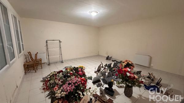 Local commercial Saint Benoit 300 m2 au sol