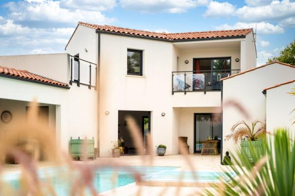 Propriété contemporaine d'exception - Elégance et raffinement