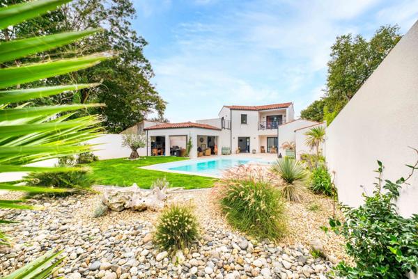 Propriété contemporaine d'exception - Elégance et raffinement