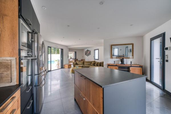 Propriété contemporaine d'exception - Elégance et raffinement