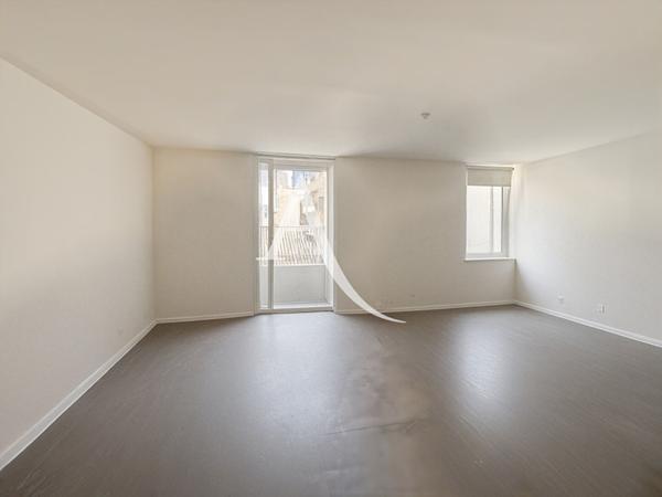 CANNES CENTRE - PROCHE RUE D'ANTIBES - STUDIO TRANSFORMABLE 2 PIÈCES - INVESTISSEMENT LOCATIF