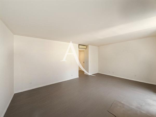 CANNES CENTRE - PROCHE RUE D'ANTIBES - STUDIO TRANSFORMABLE 2 PIÈCES - INVESTISSEMENT LOCATIF
