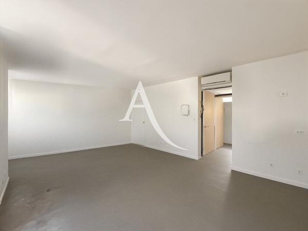 CANNES CENTRE - PROCHE RUE D'ANTIBES - STUDIO TRANSFORMABLE 2 PIÈCES - INVESTISSEMENT LOCATIF