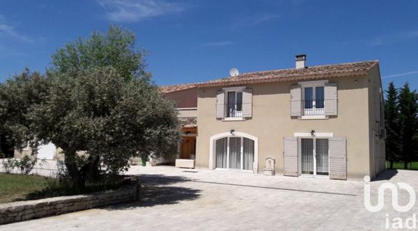 Bâtiment de 370 m² à Beaumettes (84220)