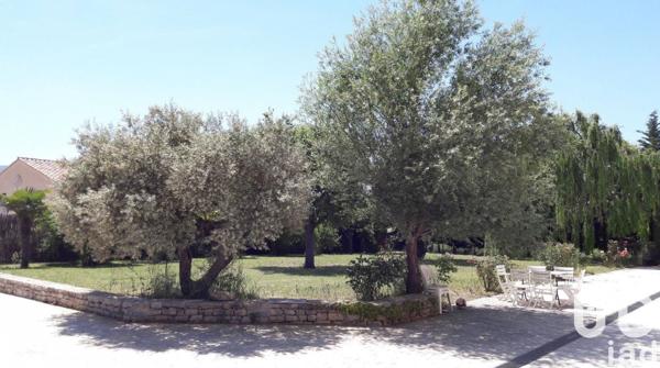 Bâtiment de 370 m² à Beaumettes (84220)