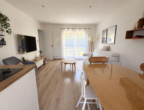 VILLEPREUX - HAIE BERGERIE - MAISON RENOVEE - 80m²