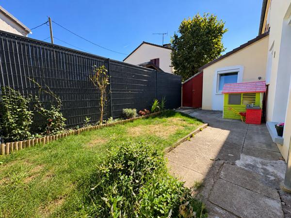 VILLEPREUX - HAIE BERGERIE - MAISON RENOVEE - 80m²