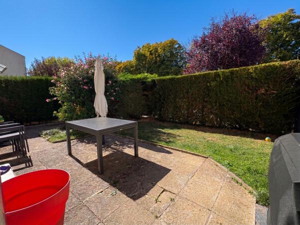 VILLEPREUX - HAIE BERGERIE - MAISON RENOVEE - 80m²