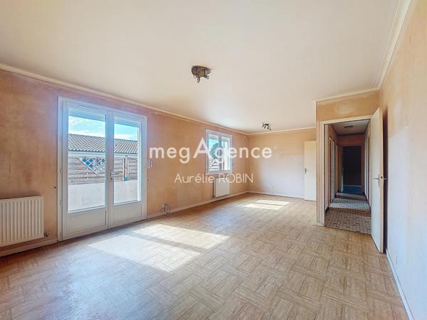 Maison à NUEIL-LES-AUBIERS, 79250 - 5 pièces 89m²