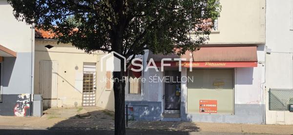 Immeuble mixte 203 m² avec cour 92 m² et parking