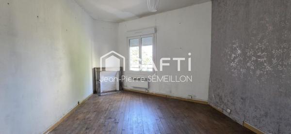 Immeuble mixte 203 m² avec cour 92 m² et parking