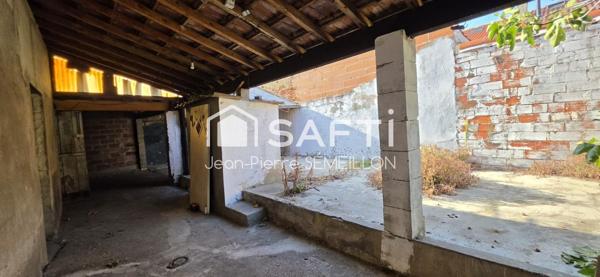 Immeuble mixte 203 m² avec cour 92 m² et parking