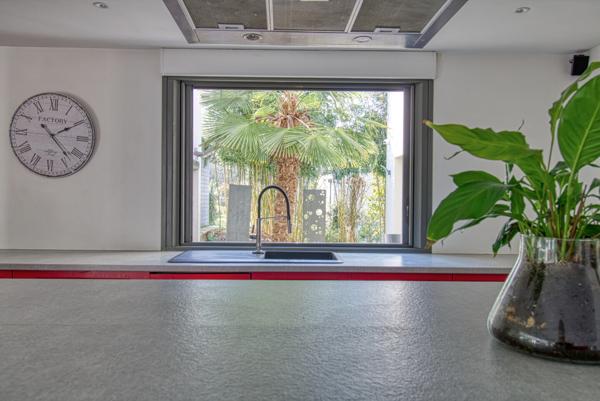 Villa d'architecte de 183m² à Chessy + 88m² de dépendance