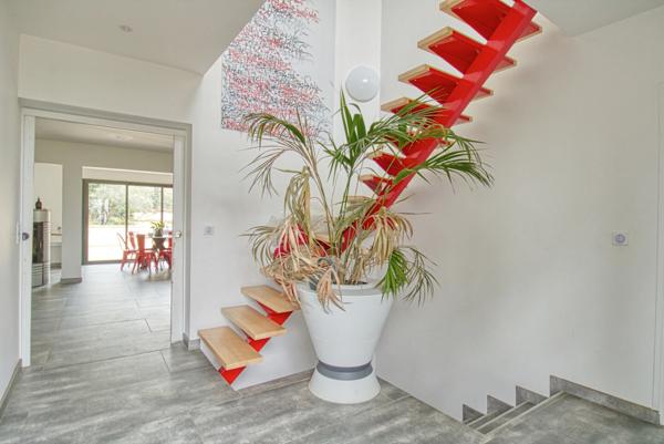 Villa d'architecte de 183m² à Chessy + 88m² de dépendance