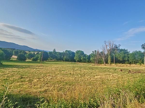 EXCLUSIVITE !Hameau de BEAUX Grande parcelle de terrain de plus de  8000 m2