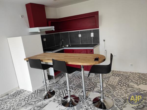 Location appartement Pouzauges : 400 € - AJP Immobilier Saint-Macaire-en-Mauges