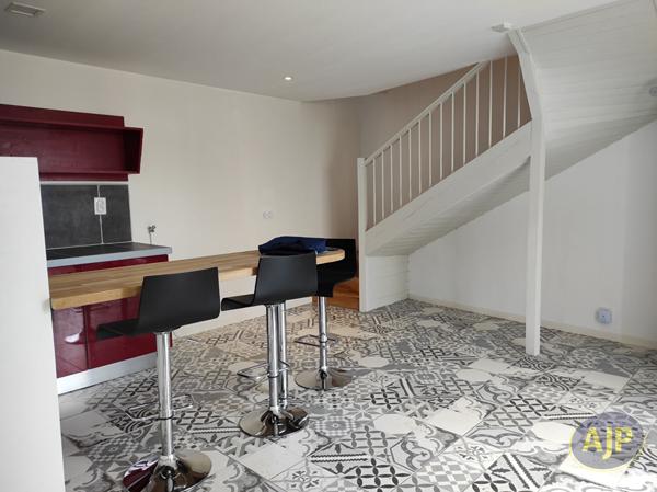 Location appartement Pouzauges : 400 € - AJP Immobilier Saint-Macaire-en-Mauges