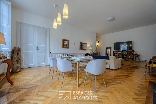 Appartement bourgeois à l’esprit vintage et son éden suspendu