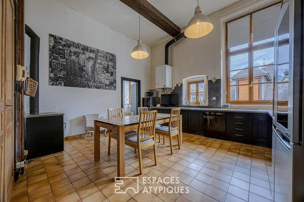 Appartement bourgeois à l’esprit vintage et son éden suspendu